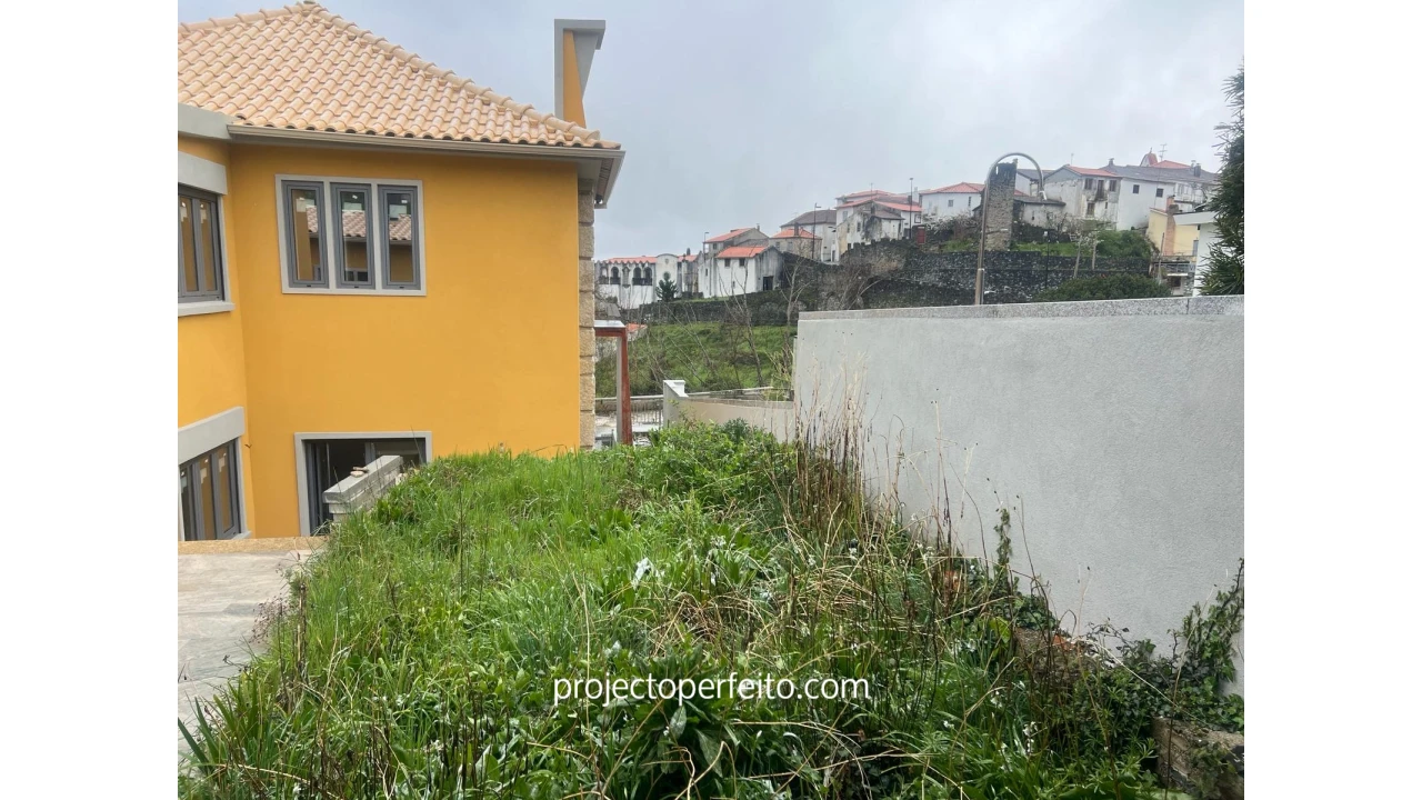 Moradia T3 para Venda em Vinhais Foto 2