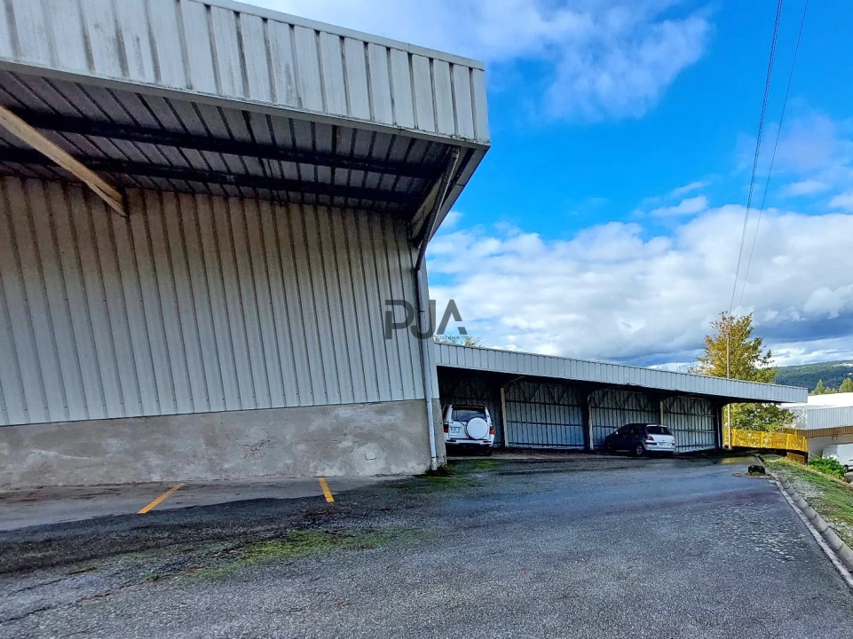Armazém para Arrendamento em Fornos de Maceira Dão Foto 5