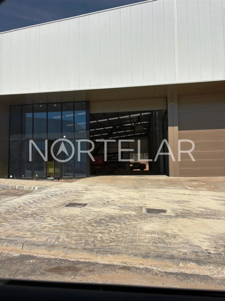 Armazém para Arrendamento em Ribeirão Foto 10