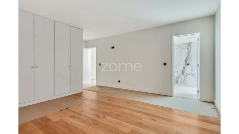 Moradia T4 para Venda em Gulpilhares e Valadares