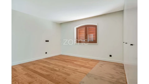 Moradia T4 para Venda em Gulpilhares e Valadares