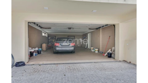 Moradia T4 para Venda em Gulpilhares e Valadares