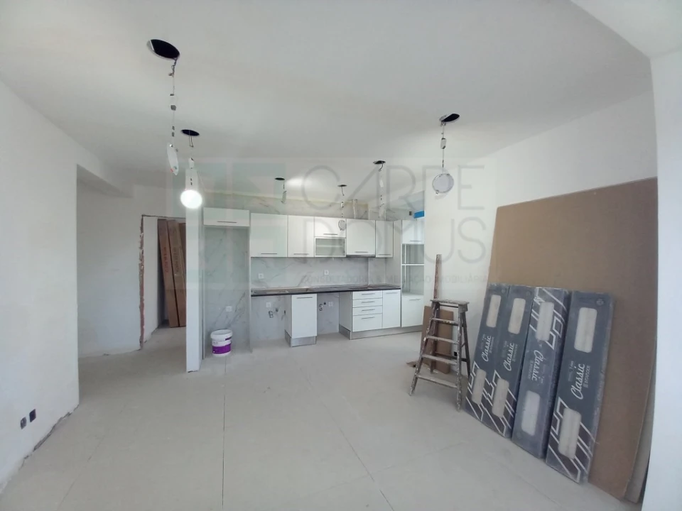 Apartamento T4 para Venda em Laranjeiro e Feijó Foto 8