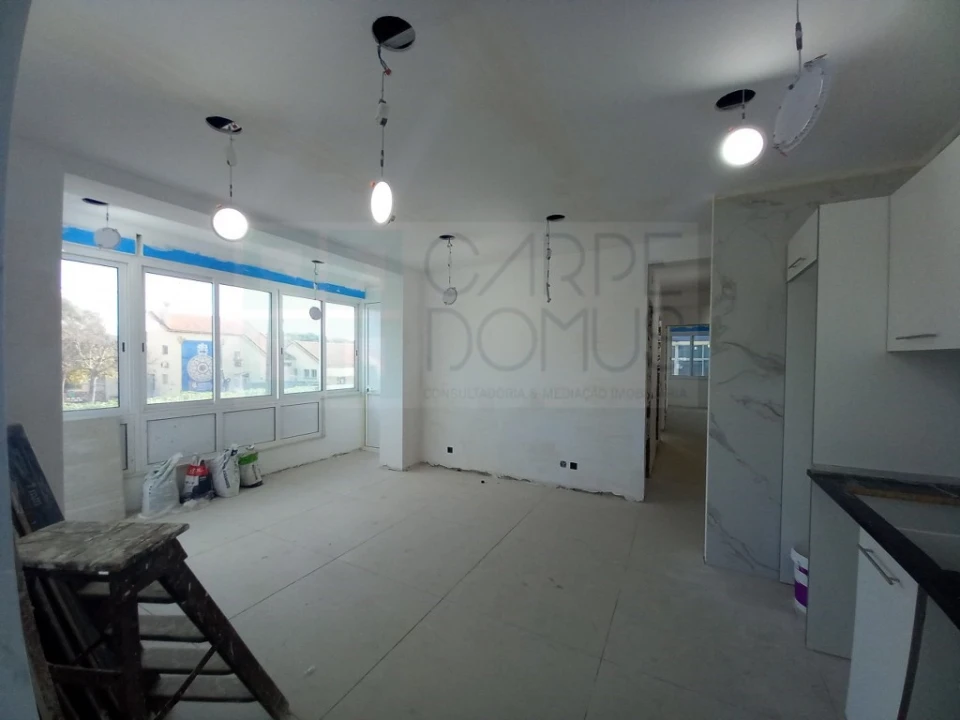 Apartamento T4 para Venda em Laranjeiro e Feijó Foto 11