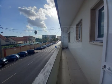Apartamento T4 para Venda em Laranjeiro e Feijó
