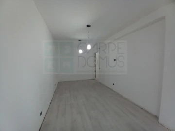 Apartamento T4 para Venda em Laranjeiro e Feijó