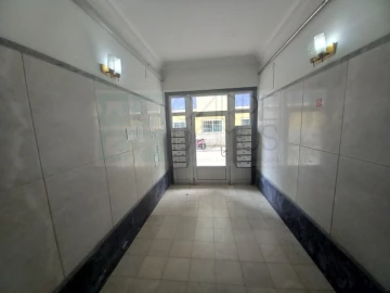 Apartamento T4 para Venda em Laranjeiro e Feijó