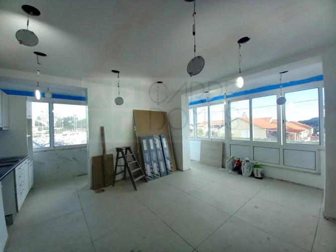 Apartamento T4 para Venda em Laranjeiro e Feijó Foto 4