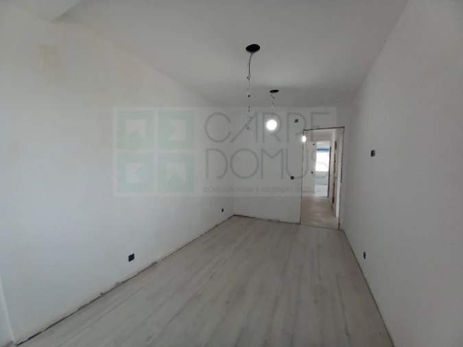 Apartamento T4 para Venda em Laranjeiro e Feijó Foto 32