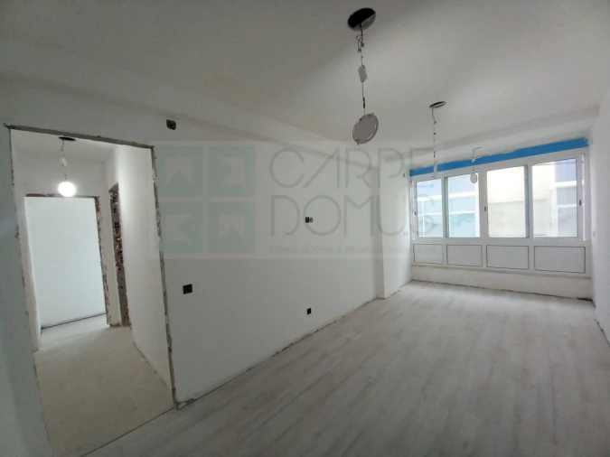 Apartamento T4 para Venda em Laranjeiro e Feijó Foto 3