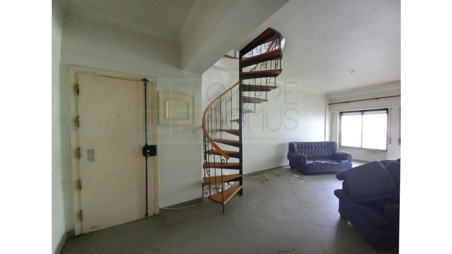 Apartamento T3 para Venda em Costa da Caparica Foto 4