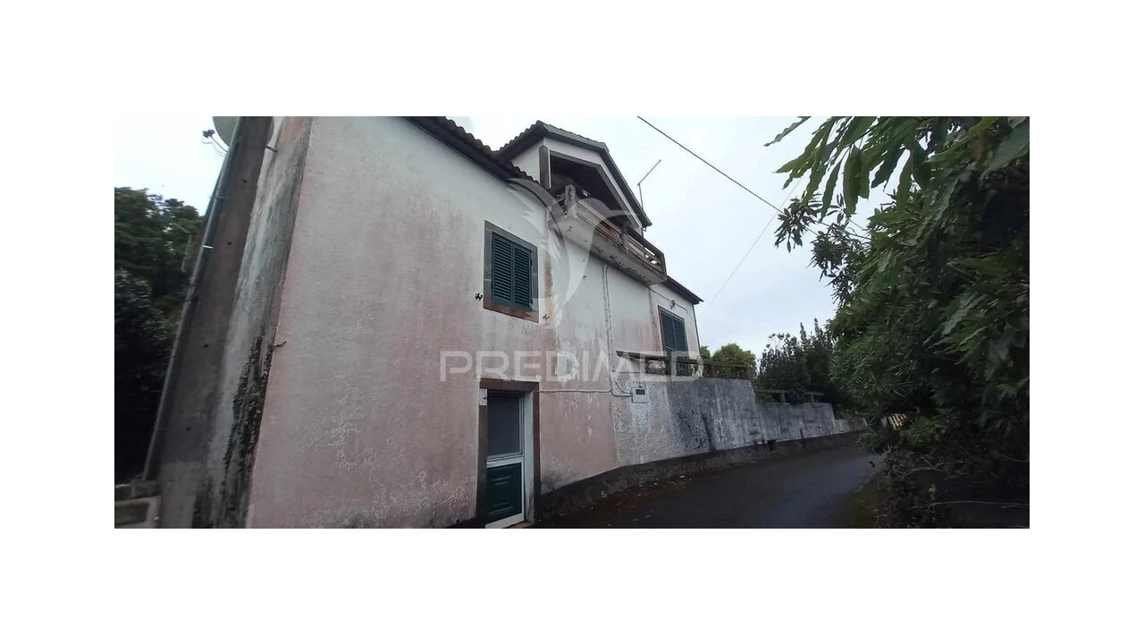 Moradia T4 para Venda em Santo Antonio Foto 1