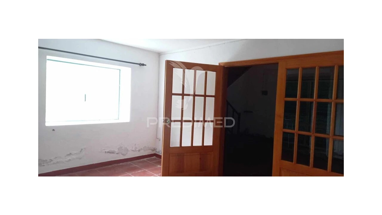 Moradia T4 para Venda em Santo Antonio Foto 4