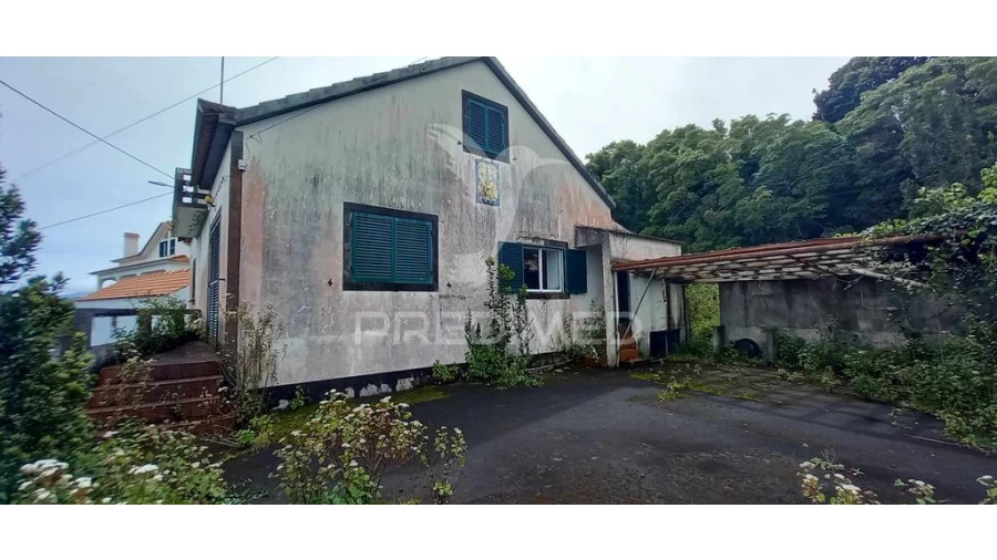 Moradia T4 para Venda em Santo Antonio Foto 3