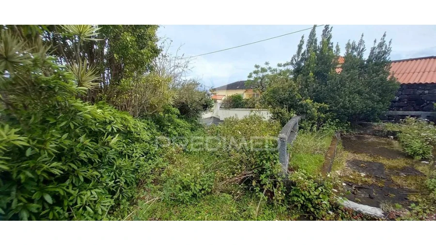 Moradia T4 para Venda em Santo Antonio Foto 5