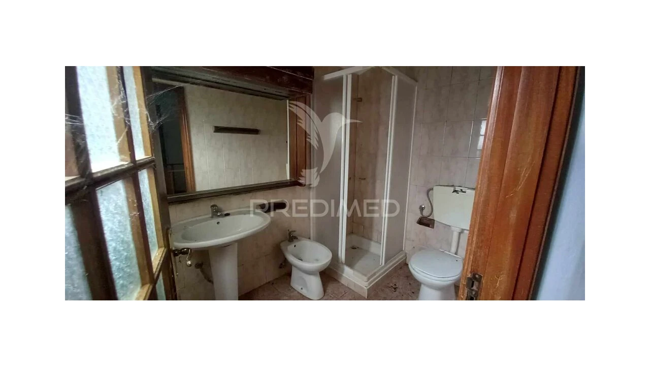 Moradia T4 para Venda em Santo Antonio Foto 9