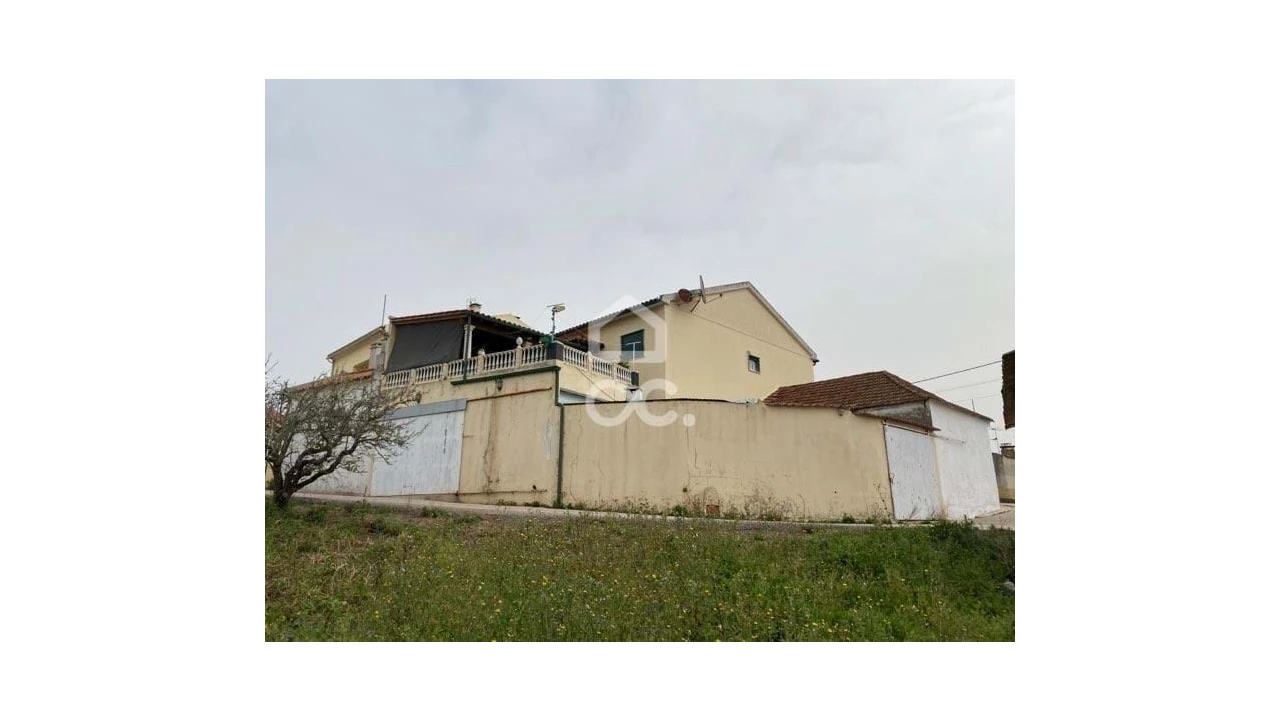 Moradia T2 para Venda em Campelos e Outeiro da Cabeça Foto 3