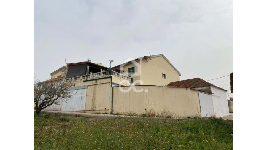 Moradia T2 para Venda em Campelos e Outeiro da Cabeça Foto 3