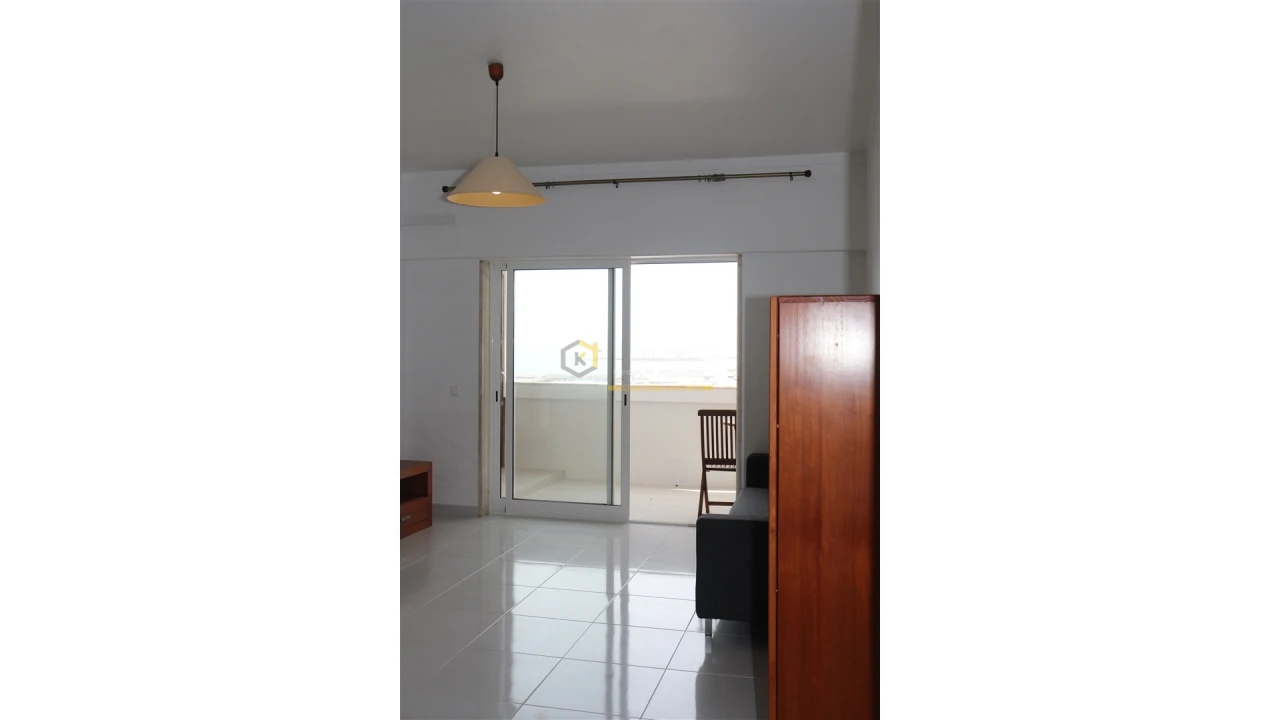 Apartamento T1 para Venda em Quarteira Foto 2