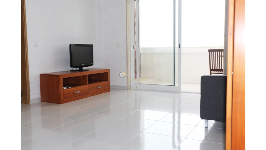 Apartamento T1 para Venda em Quarteira Foto 4