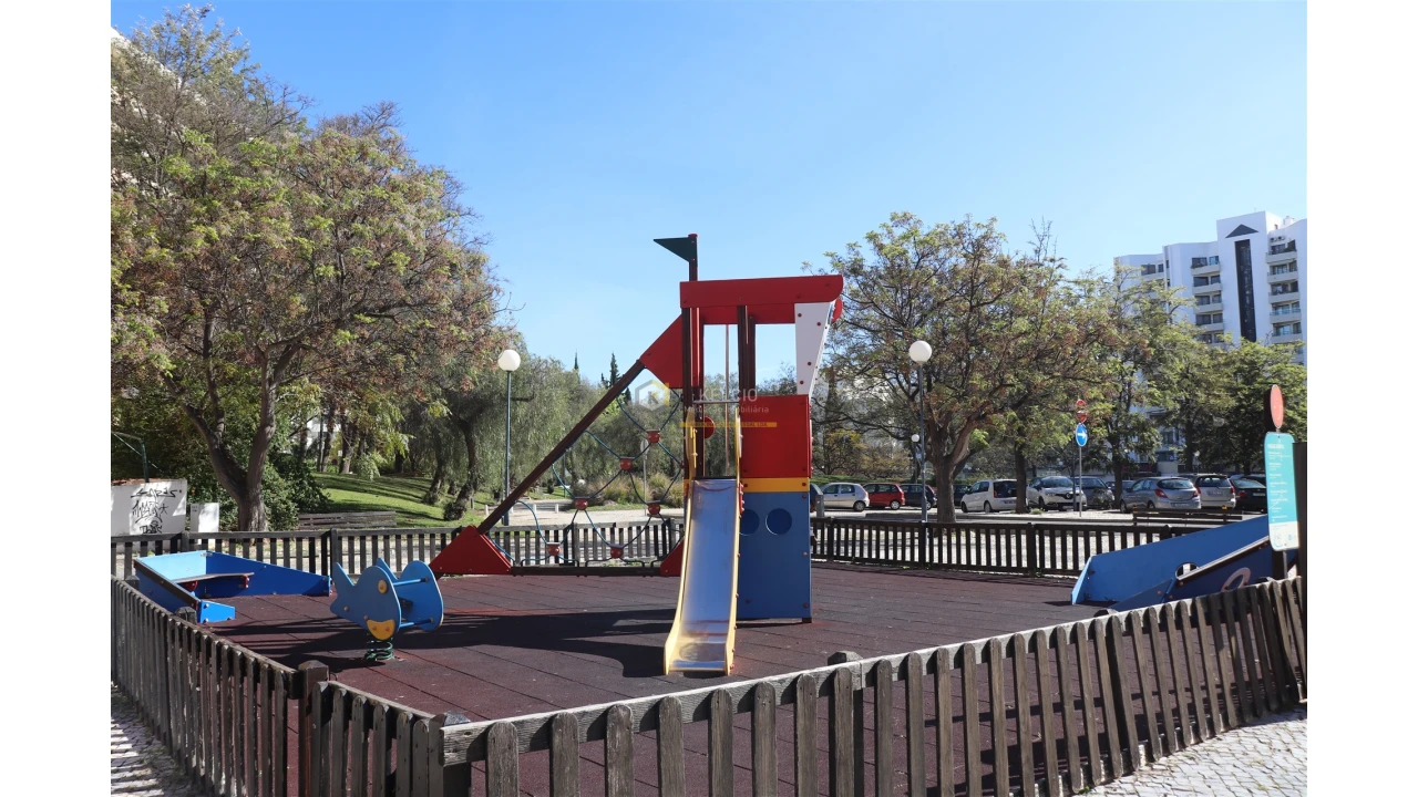 Apartamento T1 para Venda em Quarteira Foto 26