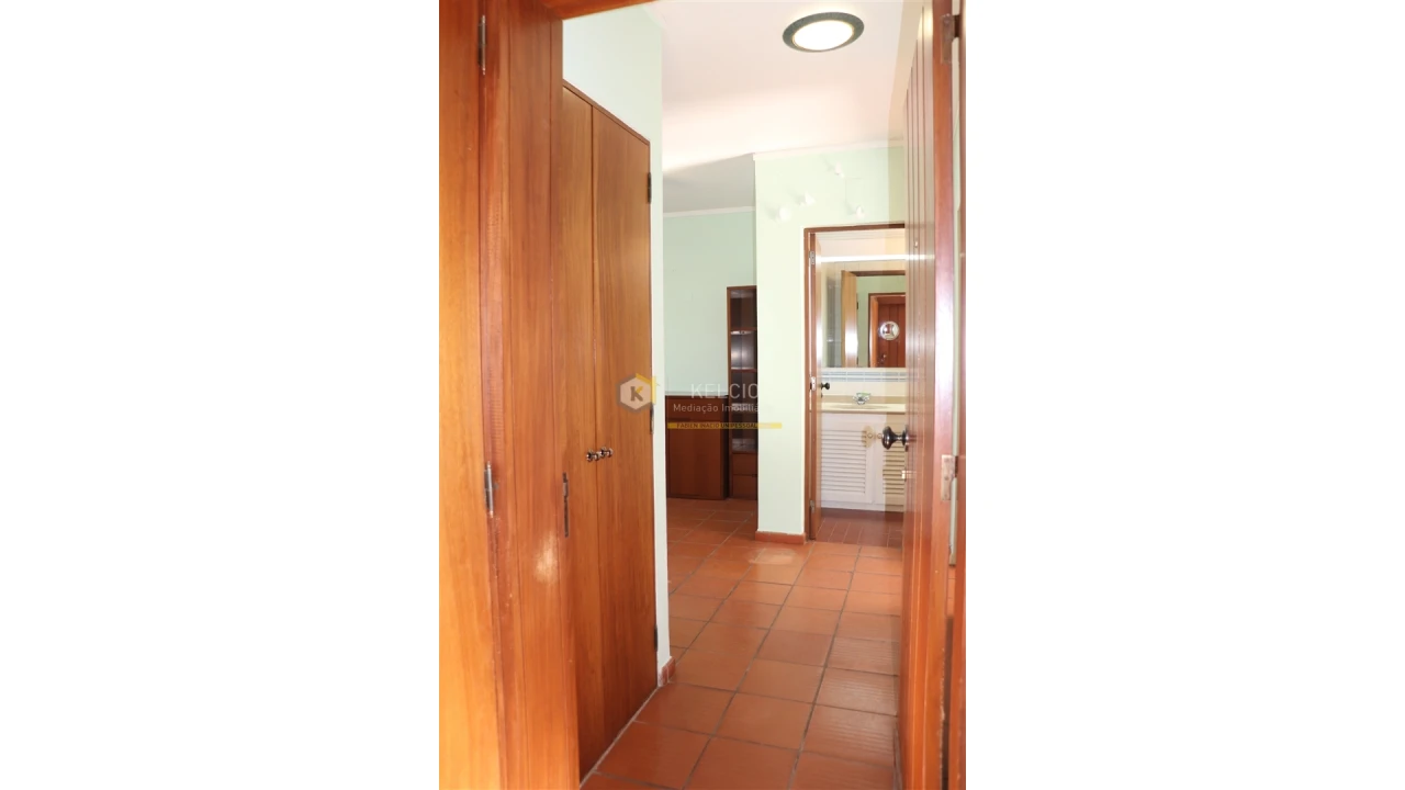 Apartamento T1 para Venda em Quarteira Foto 3