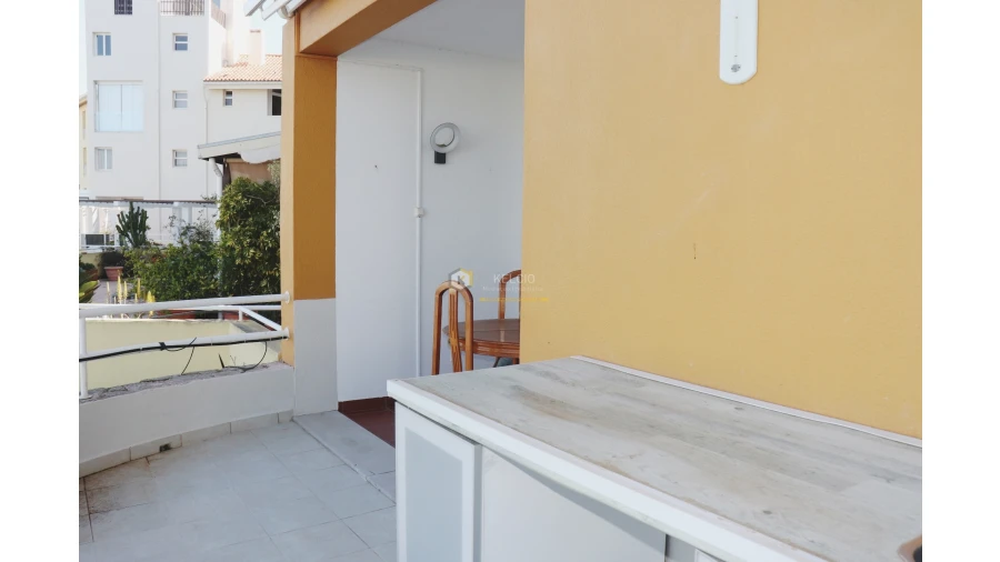 Apartamento T1 para Venda em Quarteira Foto 8