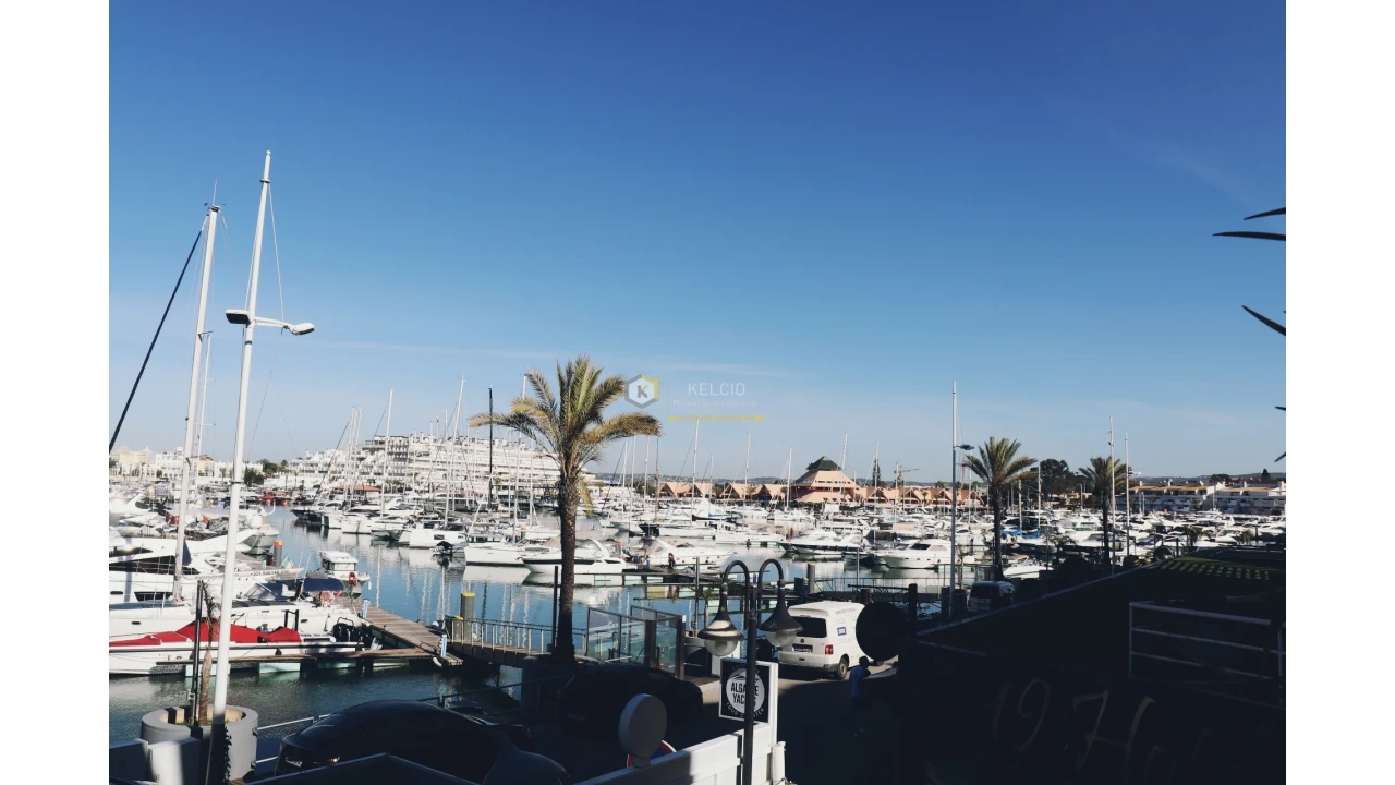 Apartamento T1 para Venda em Quarteira Foto 17