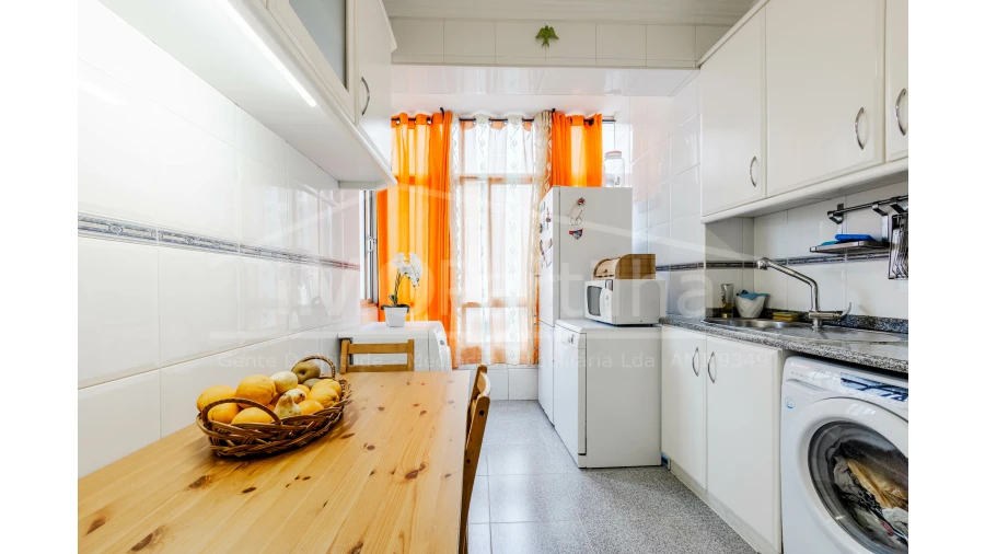 Apartamento T2 para Venda em Algés, Linda-A-Velha e Cruz Quebrada-Dafundo Foto 2