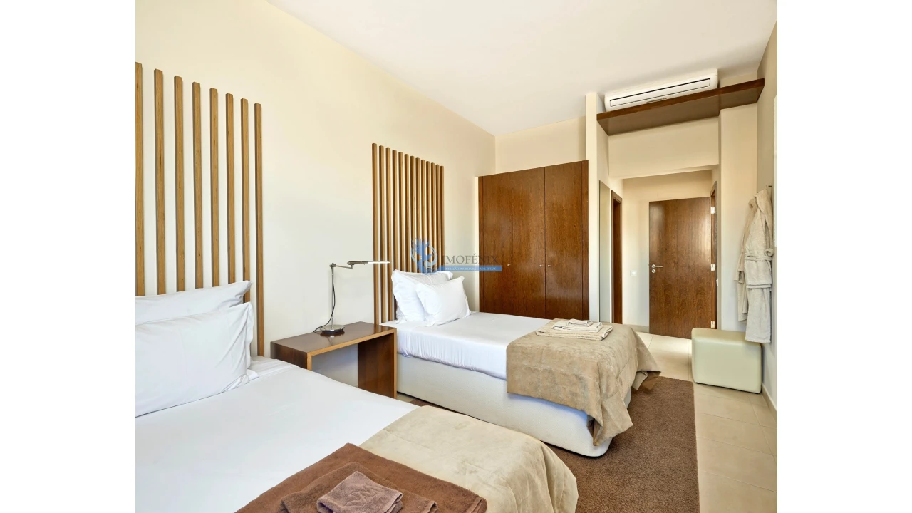 Moradia T4 para Venda em Guia Foto 11