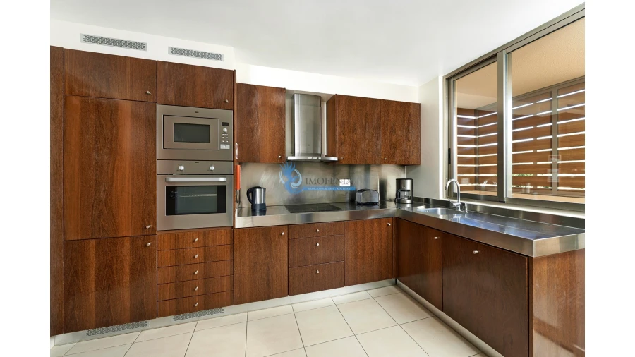 Moradia T4 para Venda em Guia Foto 7