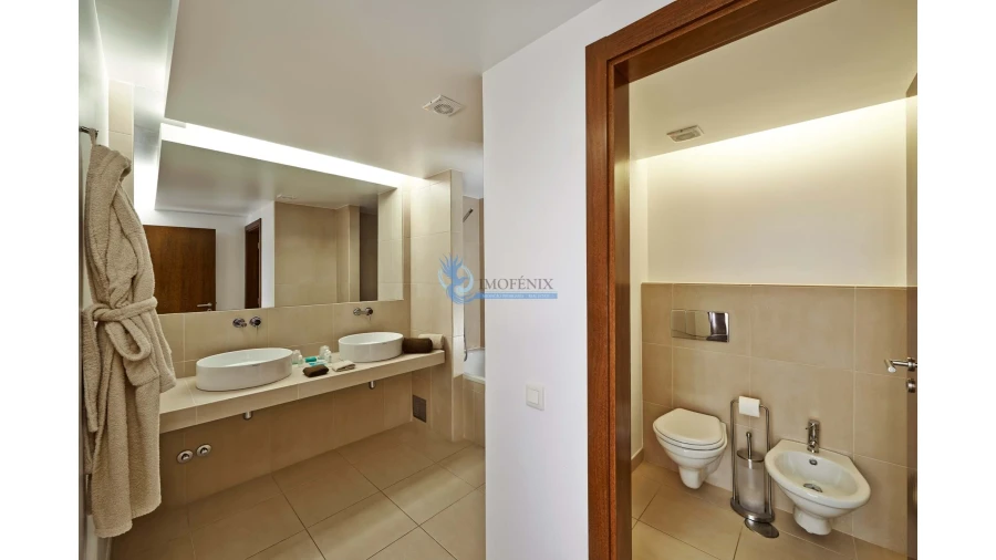 Moradia T4 para Venda em Guia Foto 13