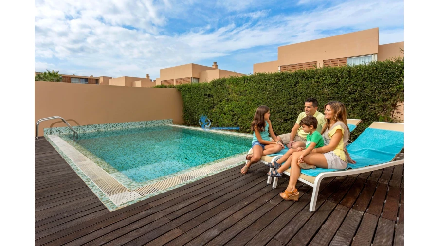 Moradia T4 para Venda em Guia Foto 2