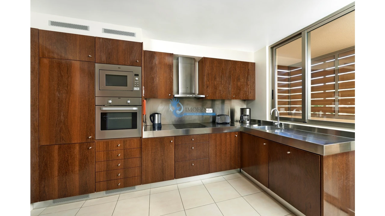 Moradia T4 para Venda em Guia Foto 7