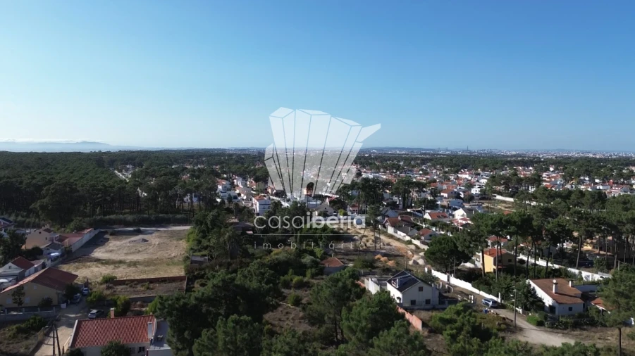 Terreno para Venda em Charneca de Caparica e Sobreda Foto 3