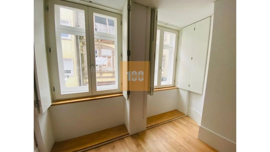 Apartamento T1 para Venda em Cedofeita, Santo Ildefonso, Sé, Miragaia, São Nicolau e Vitória Foto 2