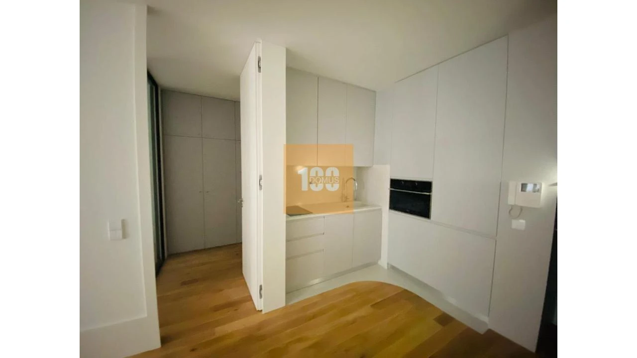 Apartamento T1 para Venda em Cedofeita, Santo Ildefonso, Sé, Miragaia, São Nicolau e Vitória Foto 5