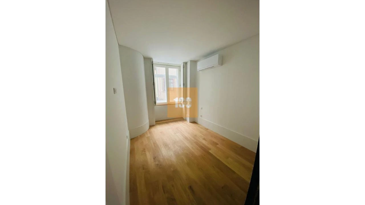 Apartamento T1 para Venda em Cedofeita, Santo Ildefonso, Sé, Miragaia, São Nicolau e Vitória Foto 7