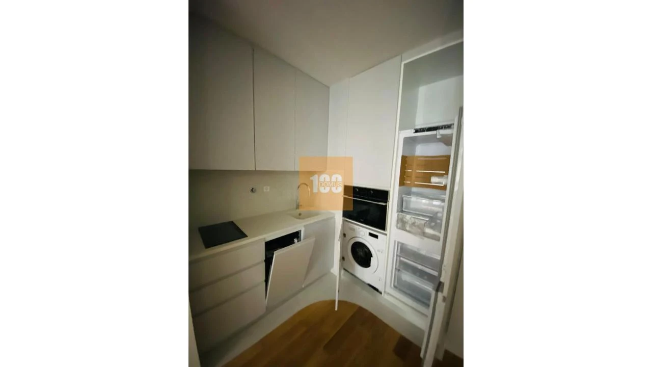 Apartamento T1 para Venda em Cedofeita, Santo Ildefonso, Sé, Miragaia, São Nicolau e Vitória Foto 4