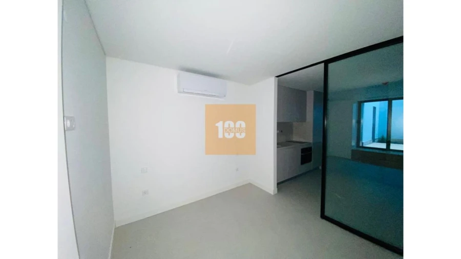 Apartamento para Venda em Cedofeita, Santo Ildefonso, Sé, Miragaia, São Nicolau e Vitória Foto 2