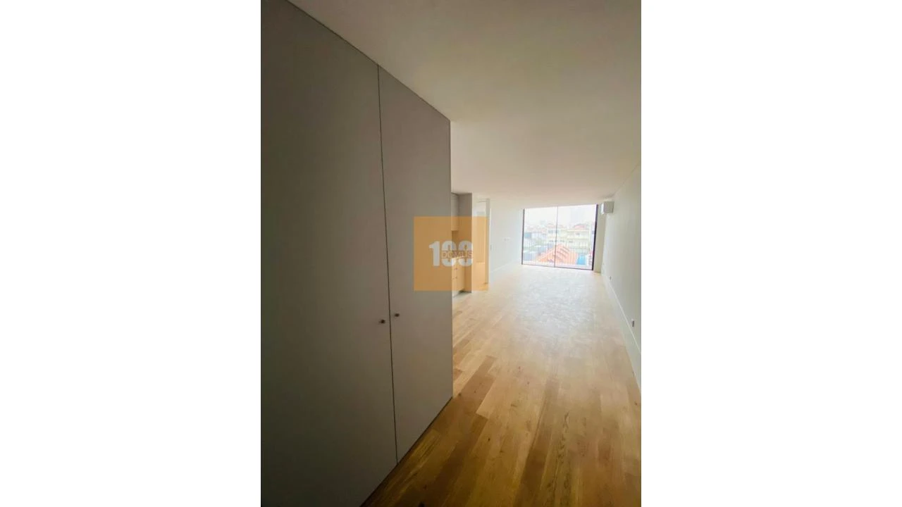Apartamento T2 para Venda em Cedofeita, Santo Ildefonso, Sé, Miragaia, São Nicolau e Vitória Foto 5