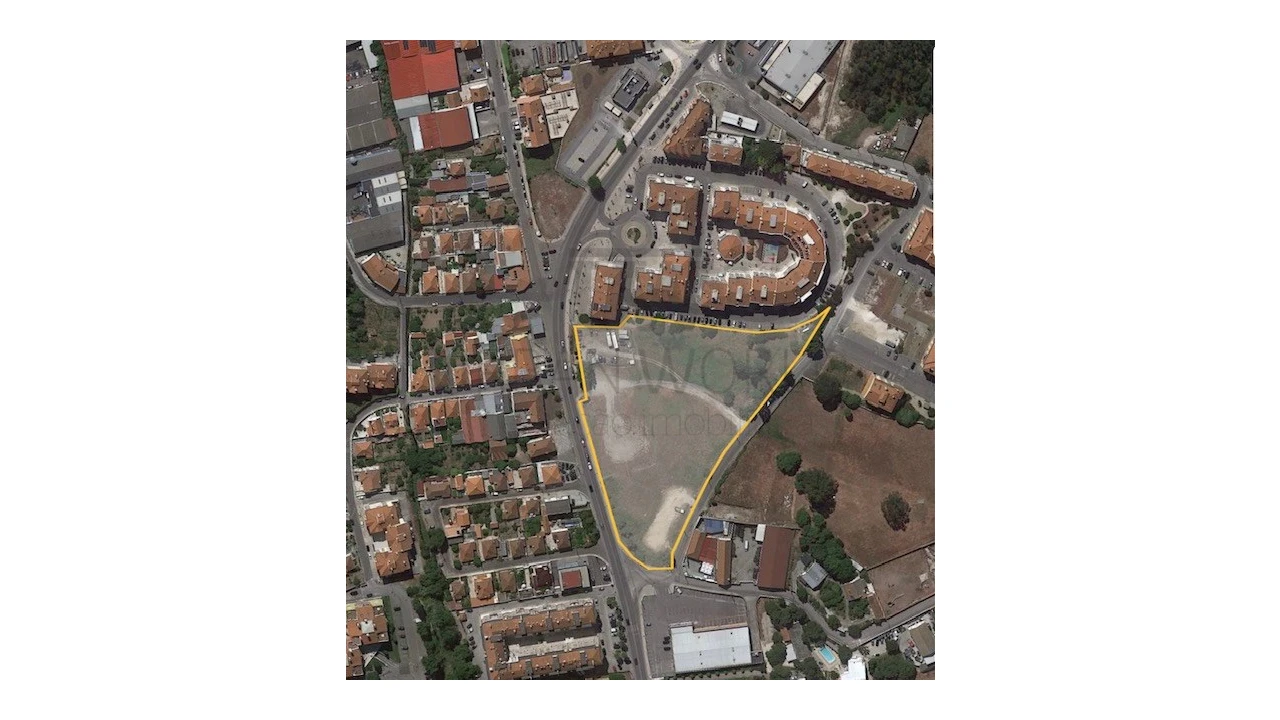 Terreno para Venda em Malveira e São Miguel de Alcainça Foto 1