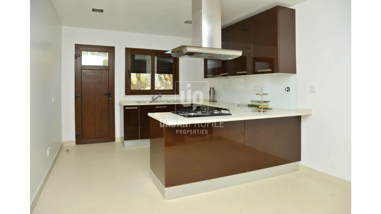 Moradia T4 para Venda em Alcabideche Foto 12
