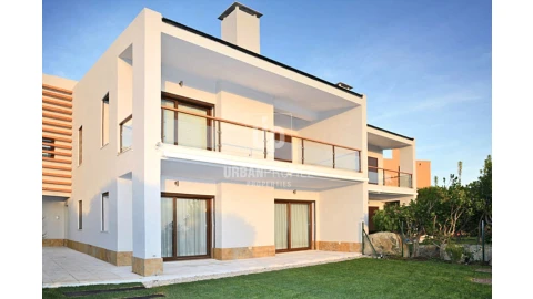 Moradia T4 para Venda em Alcabideche