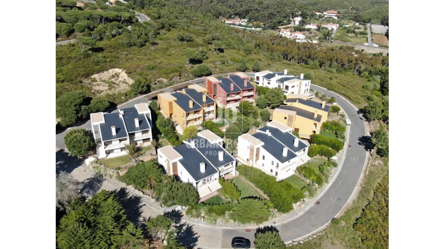 Moradia T4 para Venda em Alcabideche Foto 18