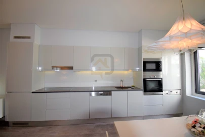 Apartamento T1 para Arrendamento em Misericórdia