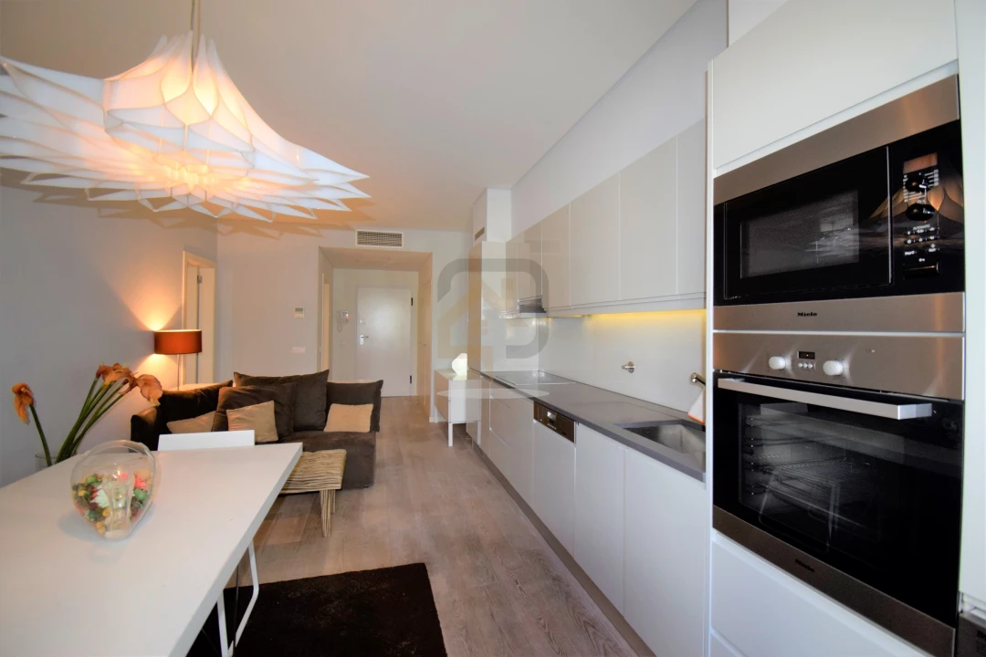 Apartamento T1 para Arrendamento em Misericórdia Foto 1