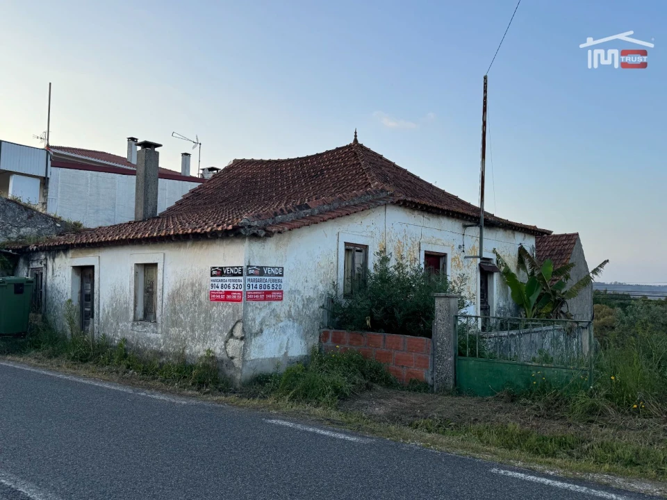 Moradia T3 para Venda em Atouguia Foto 11