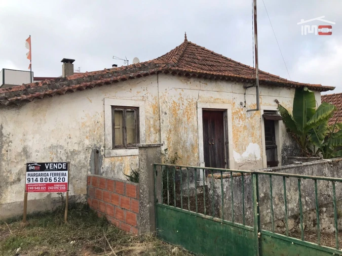 Moradia T3 para Venda em Atouguia Foto 9