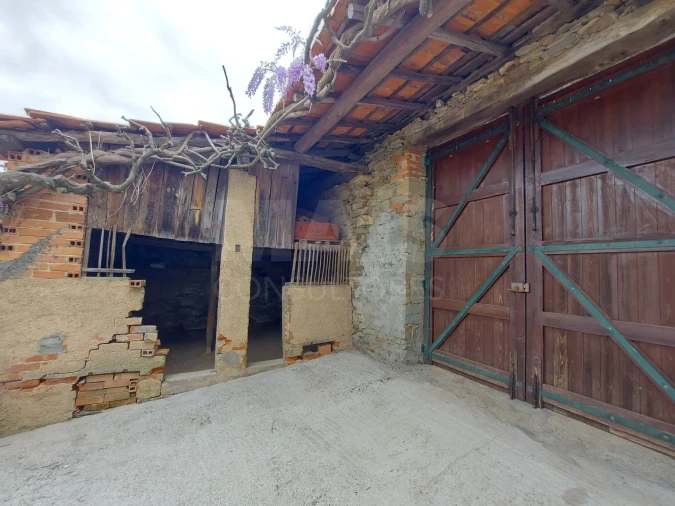 Moradia T4 para Venda em Mouronho Foto 12